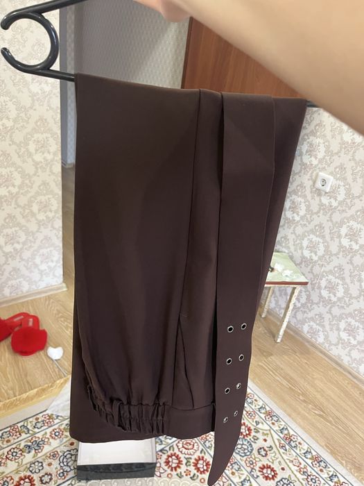 Продается женские брюки и блузка