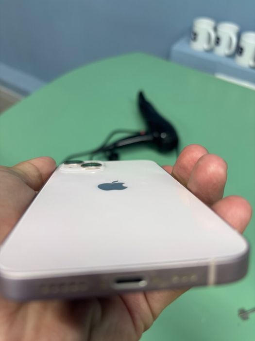 Продам iphone 13.