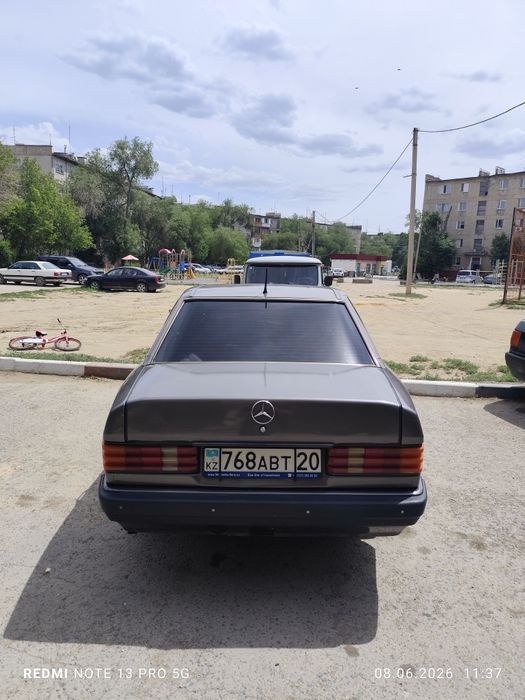 Продам машину Мерседес 190