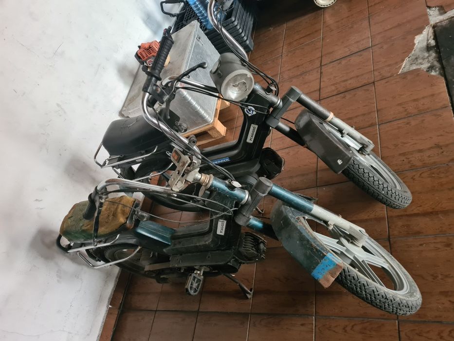 Vând moto piaggggio