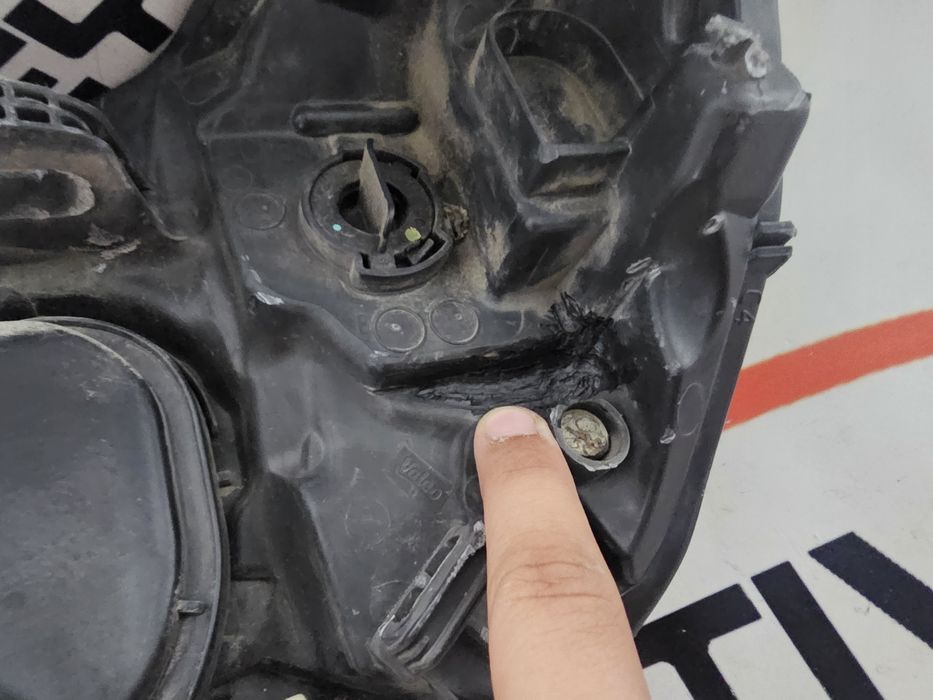 Far dreapta bixenon adaptiv Volvo XC60 XC 60 dupa 2013 cod 31395897