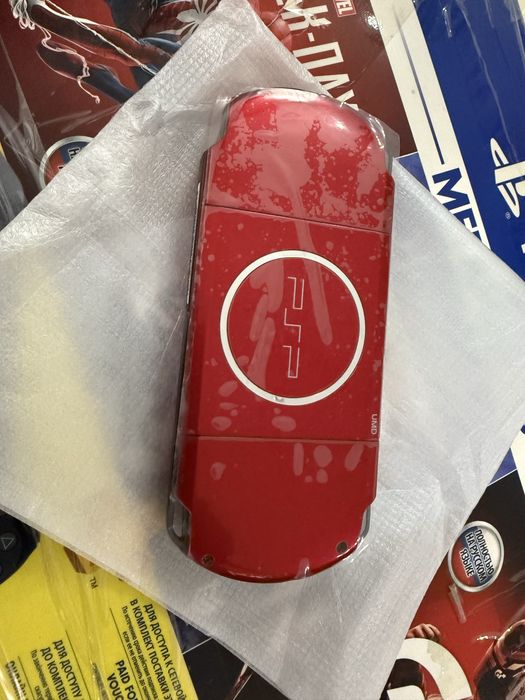 Sony PlayStation Portable 3000 Red