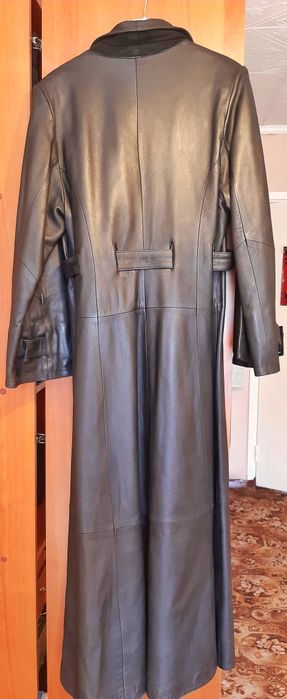 Продам кожаный плащ