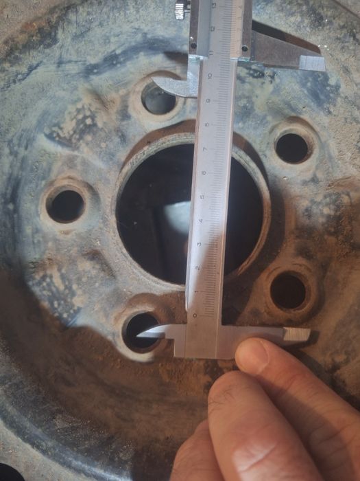 Продам железный диск на 14