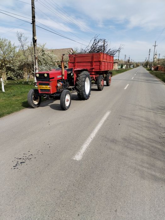 Tractor 445 cu doua manete sat igris județul Timiș