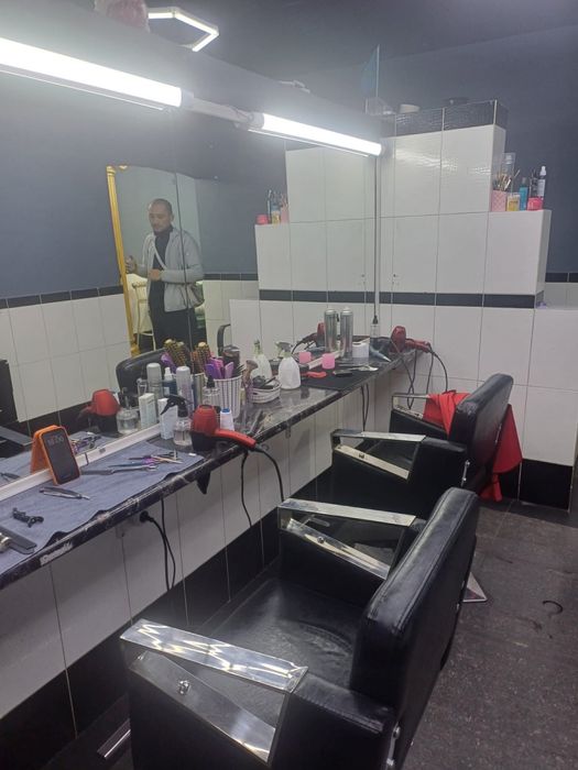 Сдам в арену Парихмахерское кресло,