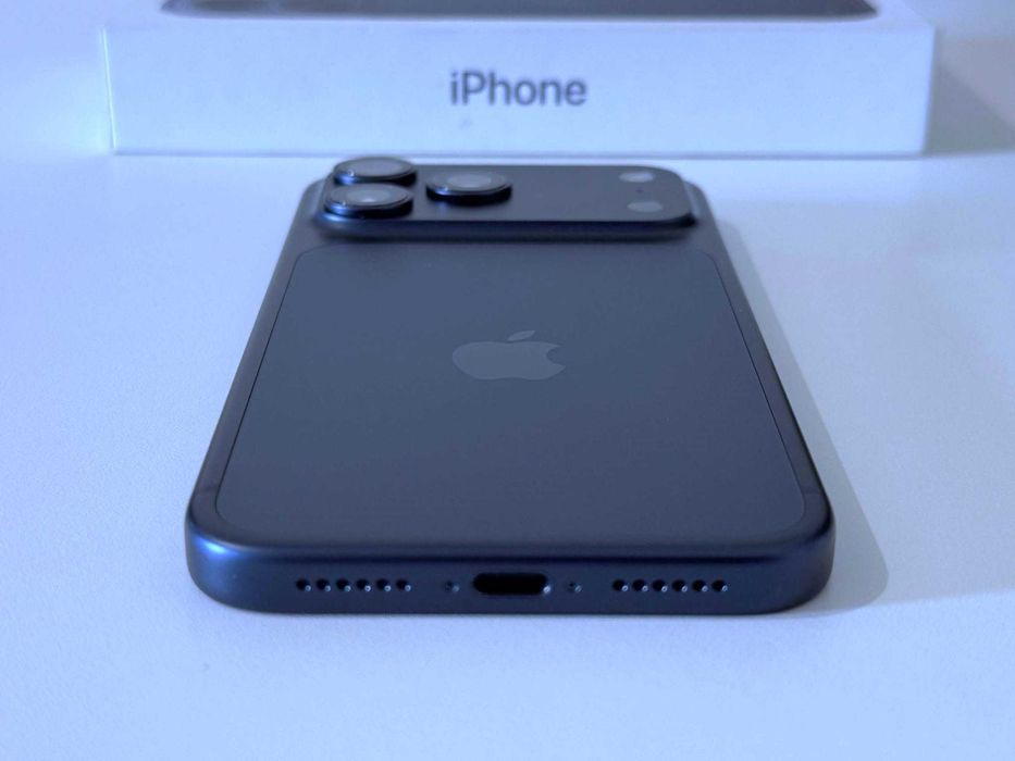 Бартер! Перфектен! iPhone 17 Pro Max Deep Blue (Син) 98% Батерия.