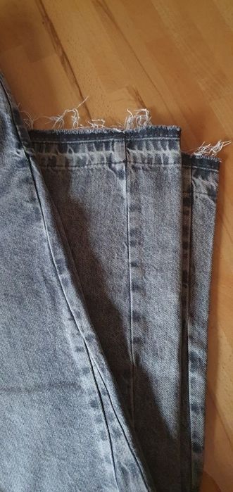 Zara Flare Fit Jeans - размер 46 НОВИ
Дънките са чисто нови.