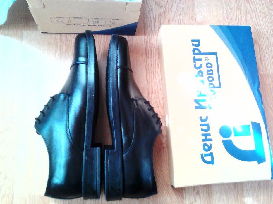 Нови Български Есенно и пролетни черни обувки номер 42