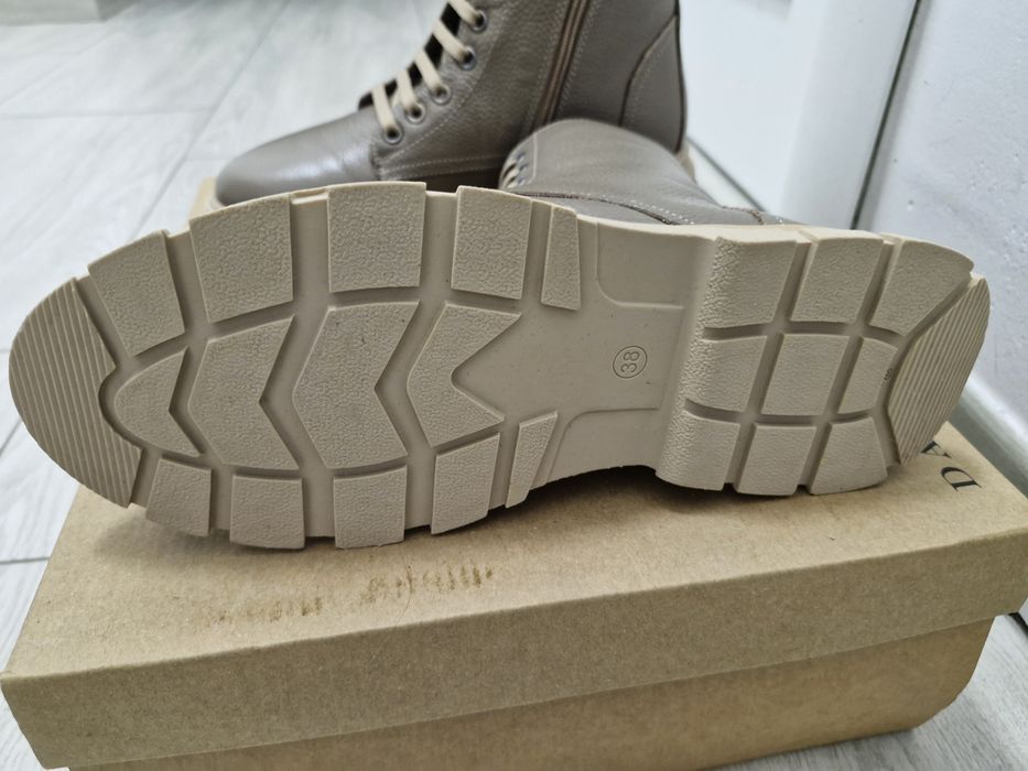 Ghete piele naturala Dasha