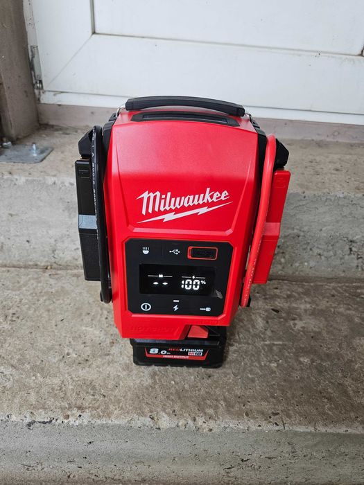 Booster/ starter  pornire masini Milwaukee