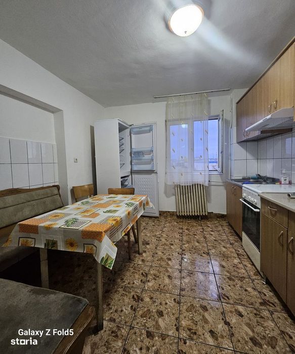 Apartament cu 3 camere de închiriat – pentru echipe de muncitori!