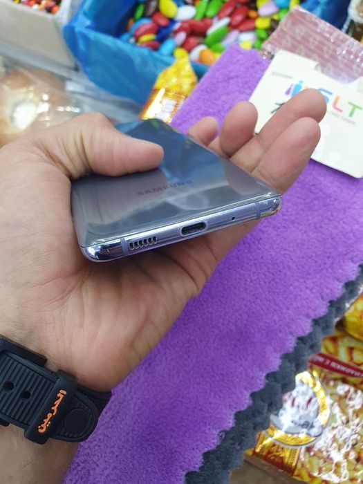 Samsung galaxy s20 plus sotiladi