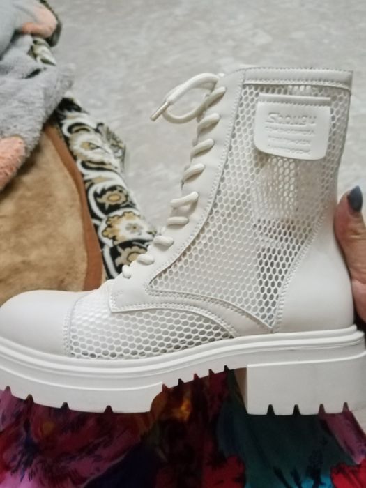 Продам летние ботинки