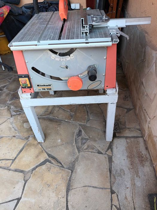 Ferăstrău de masă Einhell UZS 18/250