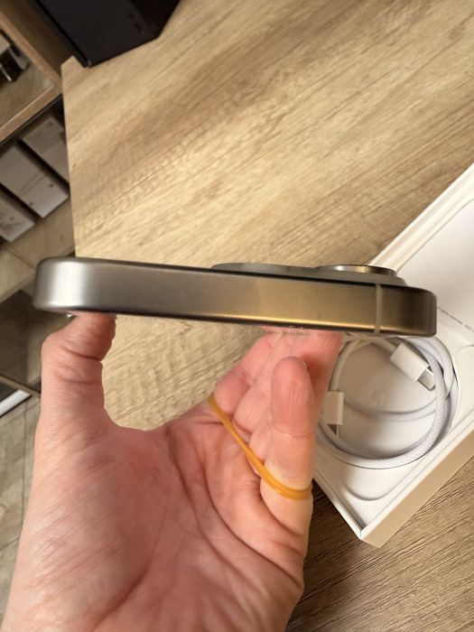 Iphone 15 pro 256- Е сим - Заключен към оператор