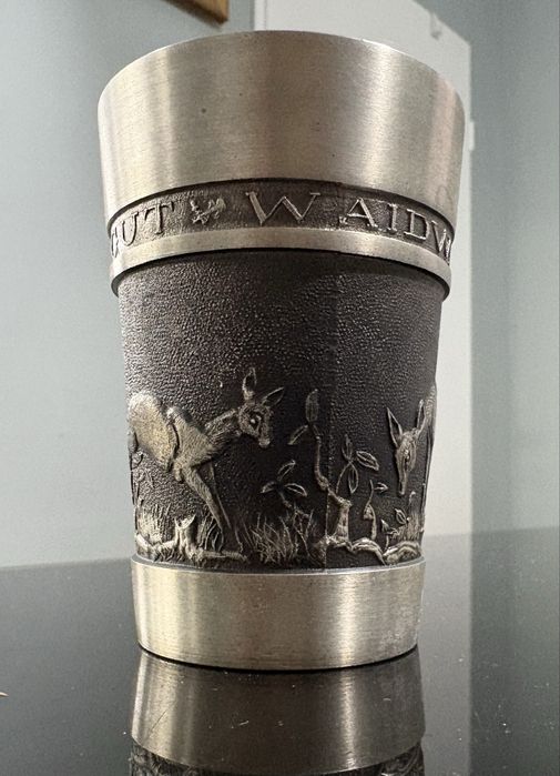 Винтидж немска калаен чаша в Рустик стил, с мотив лов/елен