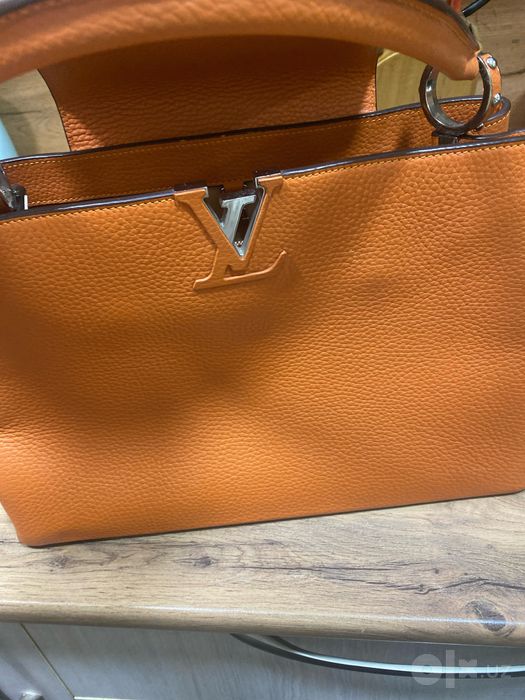 Продаються  salvadore ferragamo