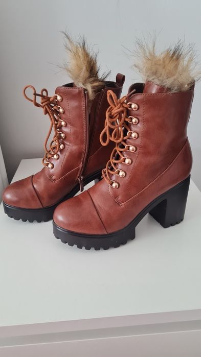 Ghete îmblanite cu blană damă cu toc gros maro marimea 37