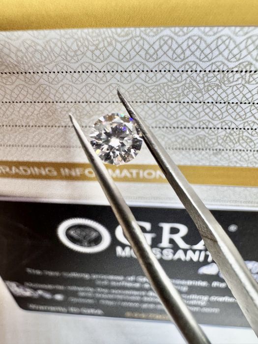 Диамант 0.5 карата, мойсанит за бижу и подарък