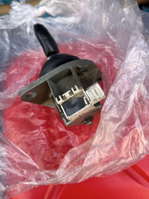 Замок багажника бмв