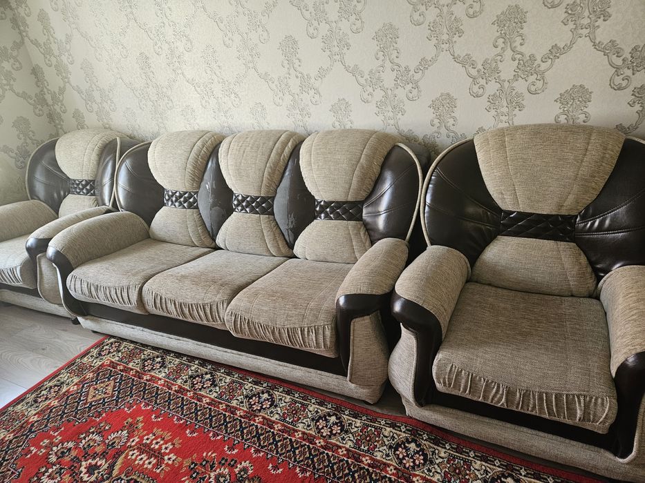 Продам диван и 2 кресла БУ