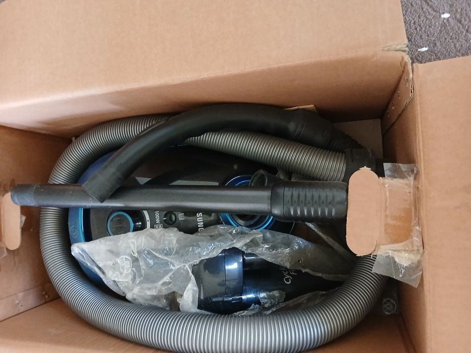 Продаётся пылесосы и стиральная машина