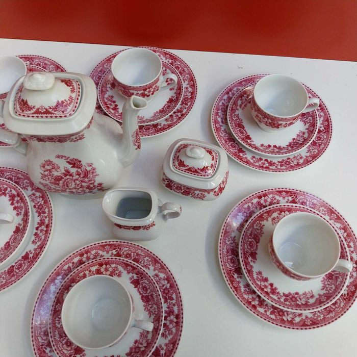 НАЙ ДОБРАТА ОФЕРТА Порцеланов Сервиз за кафе / Чай Royal Derby