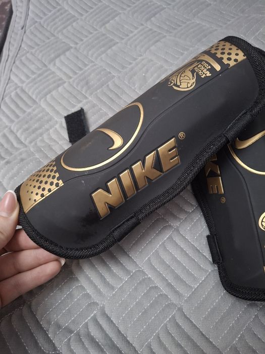 Футбольные шитки