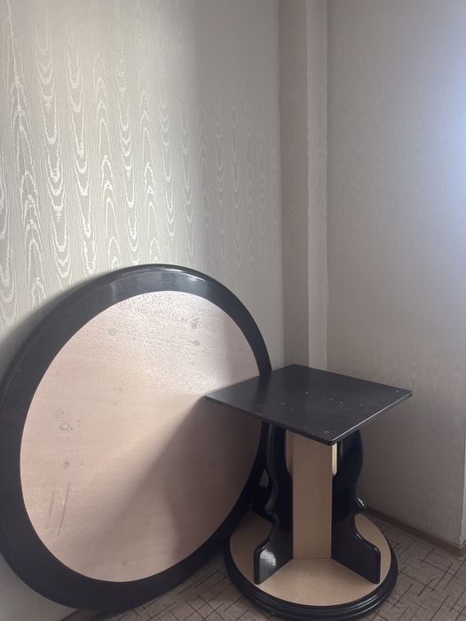 Стол круглый деревянный