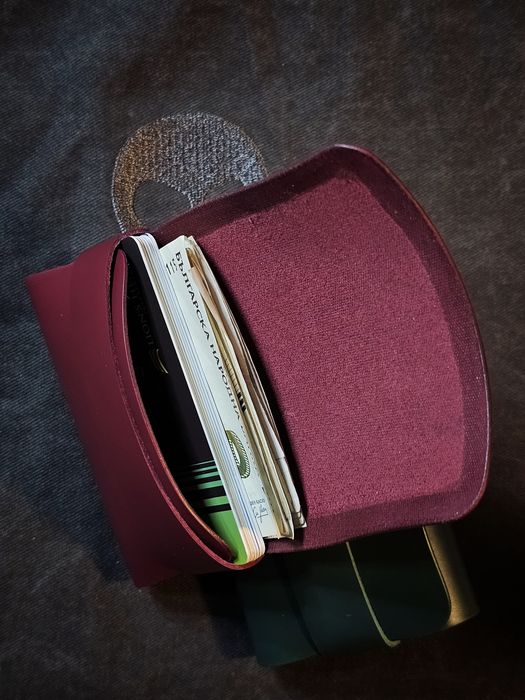 Минималистичен кожен портфейл / кардхолдър