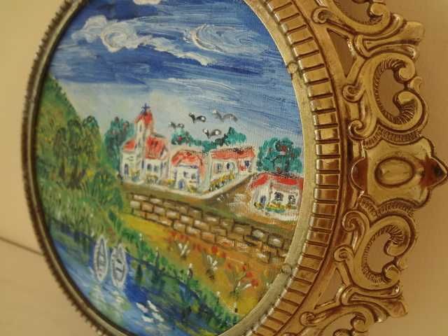 Овална картина с бронзова рамка