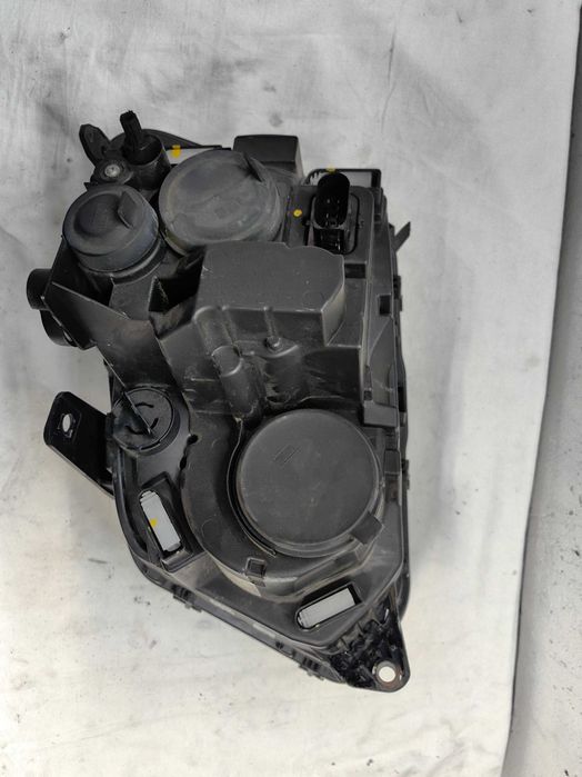 Оригинален фар Vw Amarok