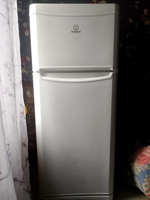 Холодильник INDESIT