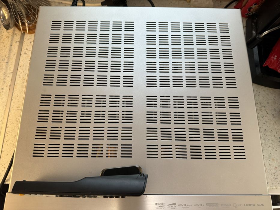 Onkyo TX-NR818 качествен ресивър