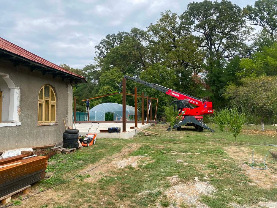 Teren plus casa bătrânească pus construcție nouă