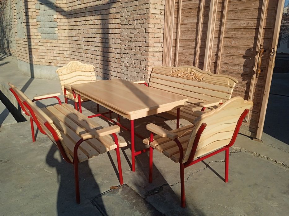 Yogʻoch eshik va mebellar