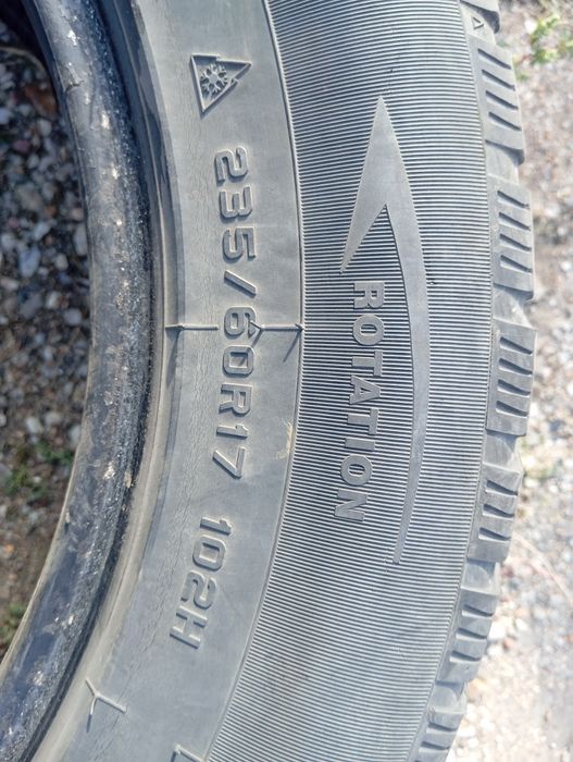 Продам авто резину 235/60/17