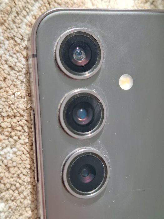 Samsung S24 8/128 gb