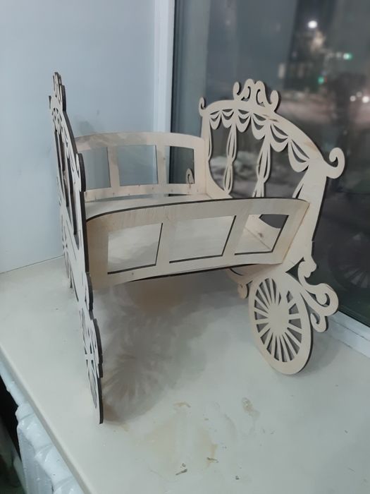 Карета деревянная