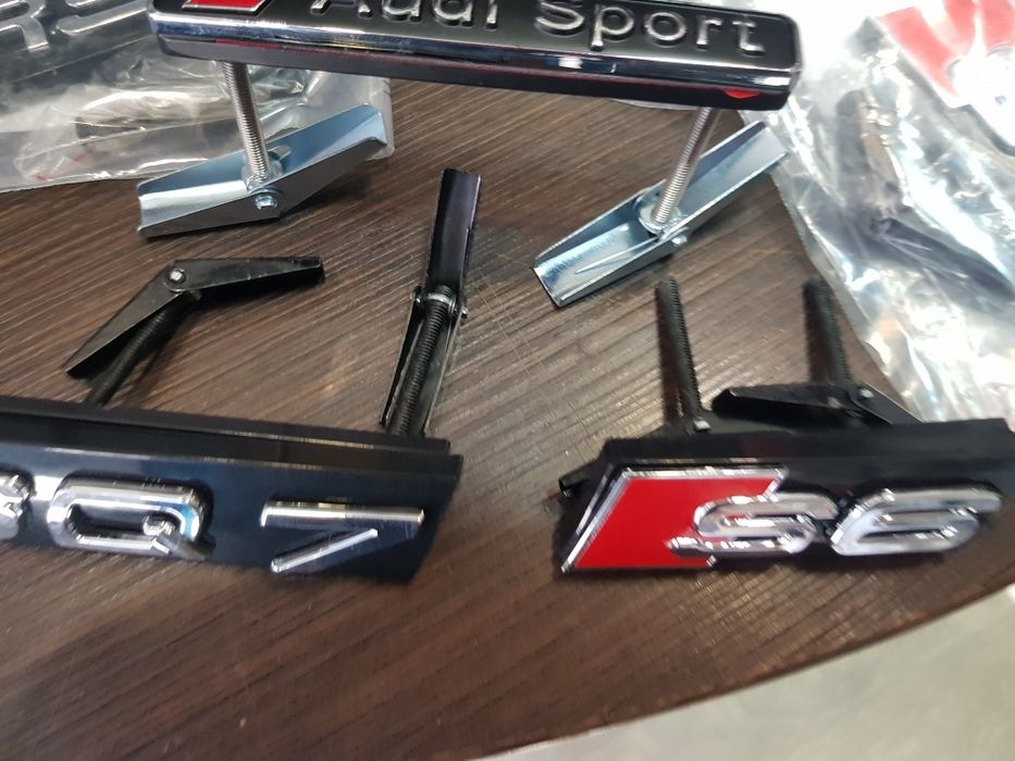 Емблема за маска на Audi SQ7 RS4 S3 S5 S6 S4 S8