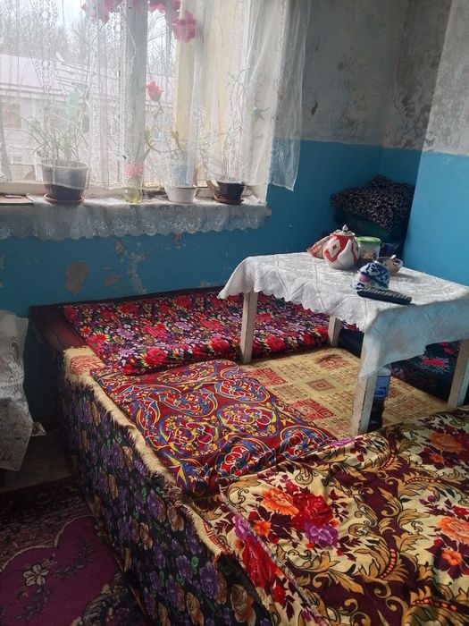 1 хона Уй сотилади бустонлик тумани Газалкентда коронги бозор 4 этажда