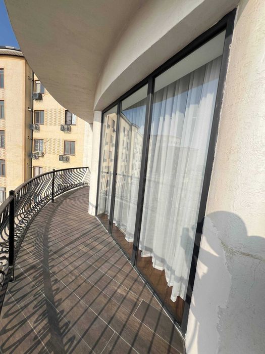 kvartira xonadon uy sotiladi 2 xonali 80m² 5-qavat.