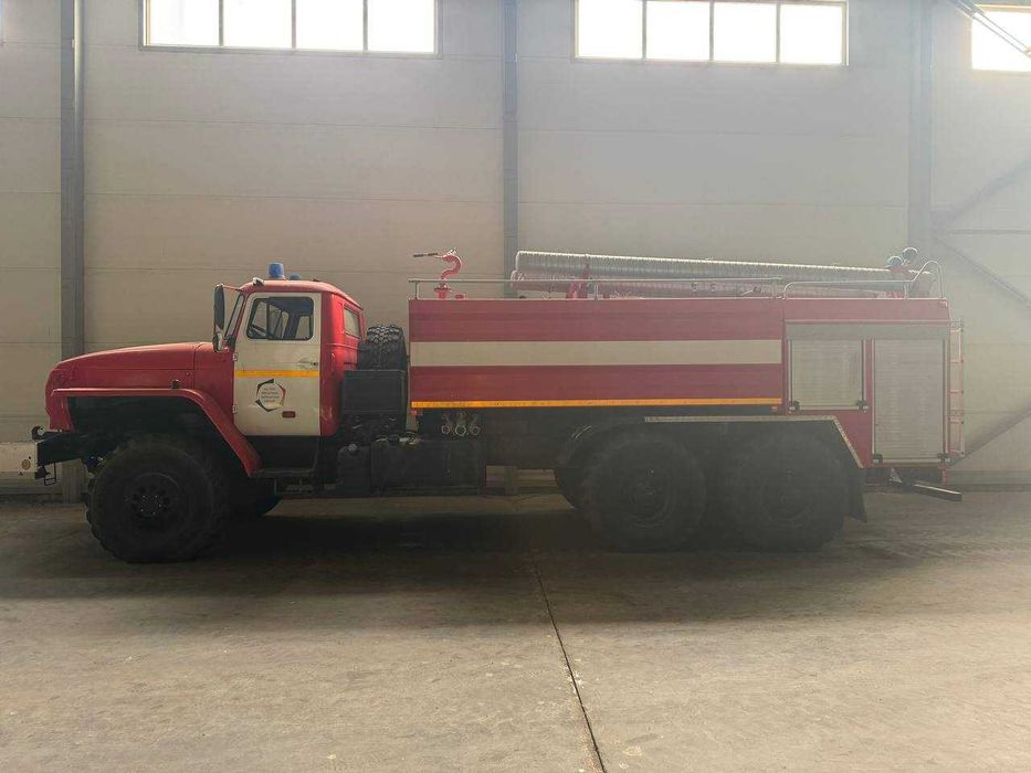 Продается Пожарная машина Урал АЦ-9,0 - 40. Шасси: Урал 4320 (6×6)