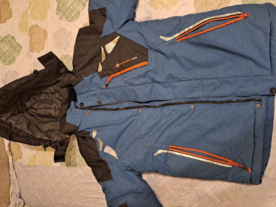 Продам детские куртки