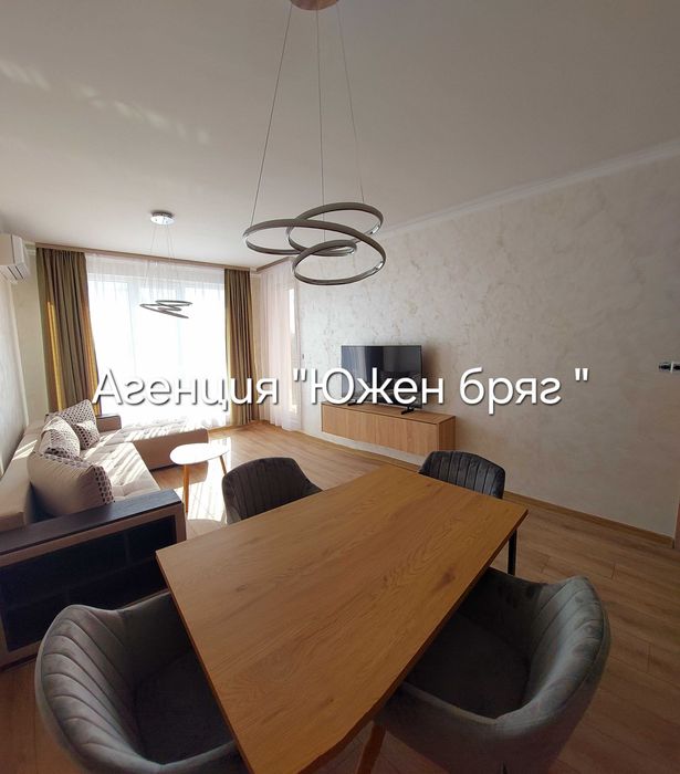 Дава се под наем Тристаен апартамент в Шумен, Пазара - 89 кв.м за 553.35 € - Снимка #1
