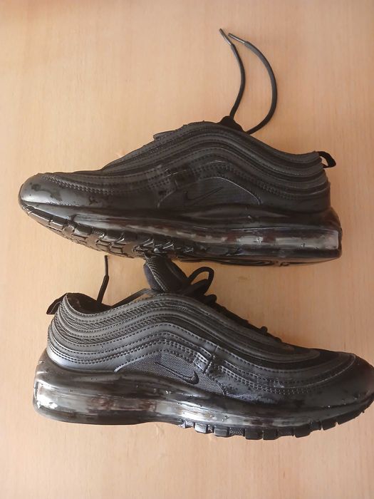 Продавам обувки Nike g90