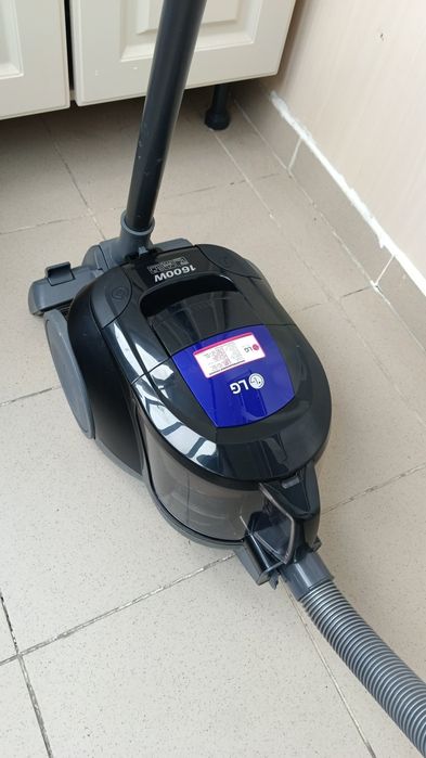 Пылесос LG 1600W