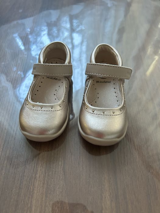 Vand pantofi fete Mayoral