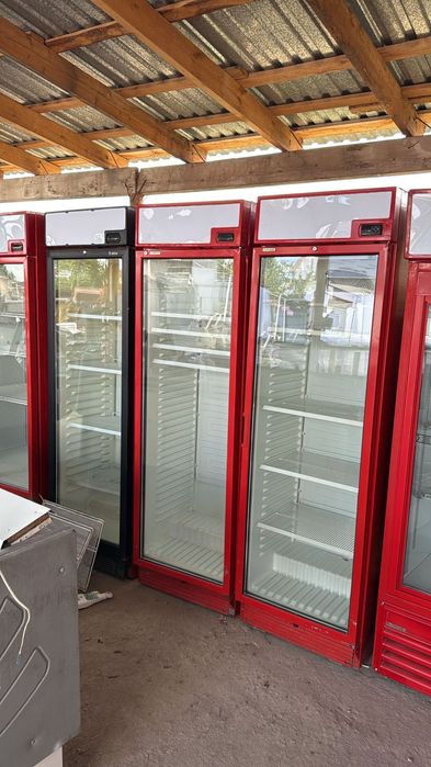 Витриные холодильники